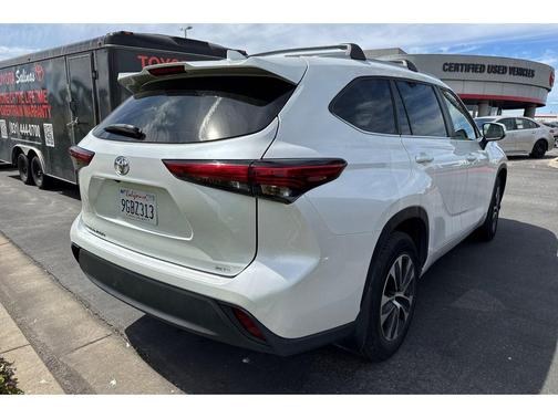 Wind Chill Pearl 2023 Toyota Highlander XLE