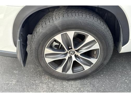 Wind Chill Pearl 2023 Toyota Highlander XLE