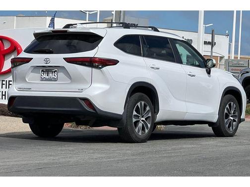 Wind Chill Pearl 2023 Toyota Highlander XLE