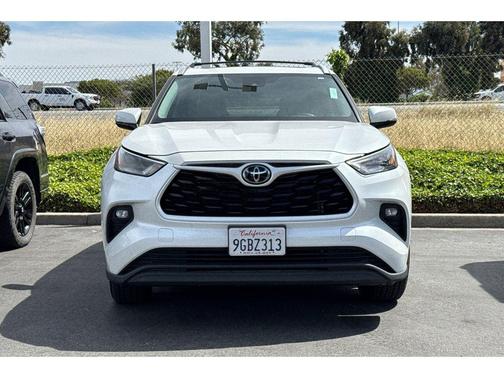 Wind Chill Pearl 2023 Toyota Highlander XLE