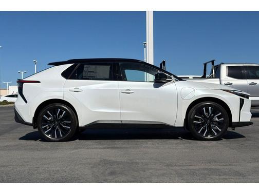 Wind Chill Pearl w/Midnight Black Metallic Roof 2026 Toyota bZ Limited