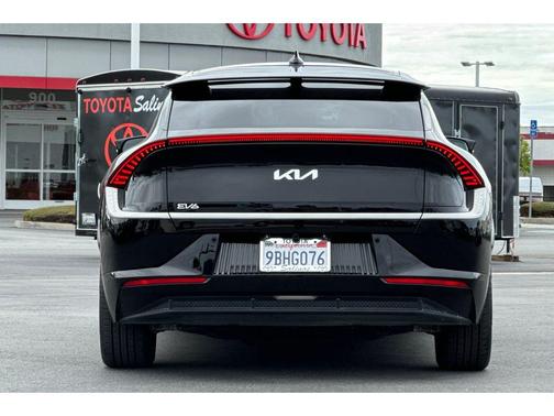 2022 Kia EV6 Wind