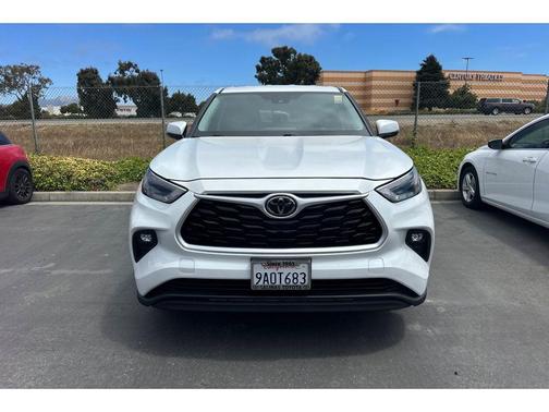 2022 Toyota Highlander LE