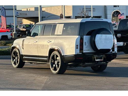 2024 Land Rover Defender 130 P400 X-Dynamic SE