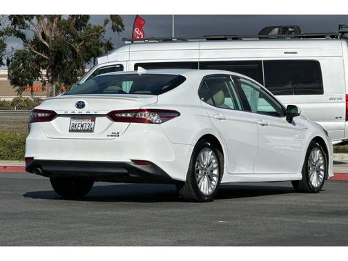 2019 Toyota Camry Hybrid XLE