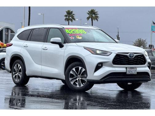 2023 Toyota Highlander Hybrid XLE