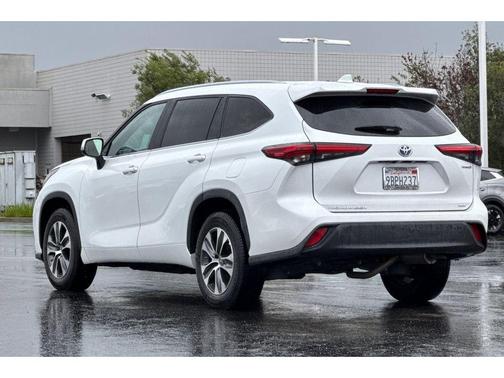 2023 Toyota Highlander Hybrid XLE