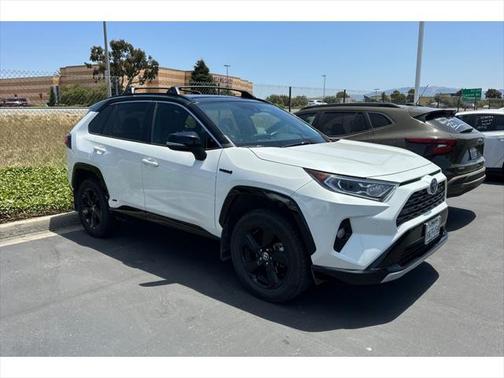 2021 Toyota RAV4 Hybrid SE