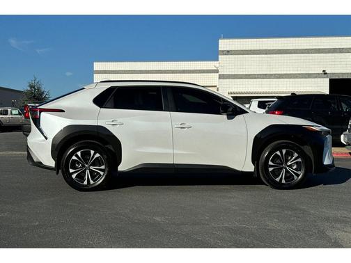 2025 Toyota bZ4X XLE
