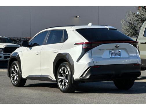 2025 Toyota bZ4X XLE