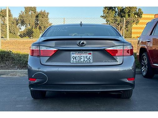 2015 Lexus ES 300h Base