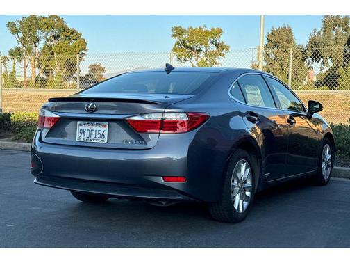 2015 Lexus ES 300h Base