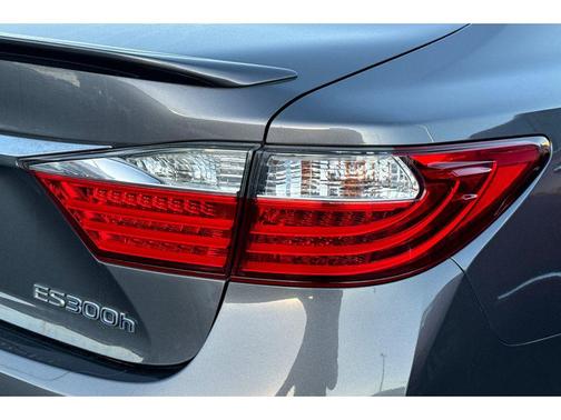2015 Lexus ES 300h Base