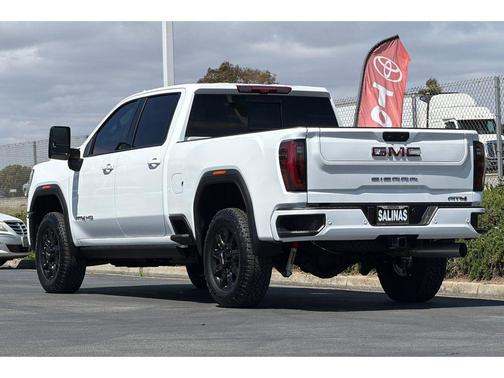Summit White 2025 GMC Sierra 2500 AT4