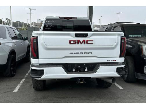 Summit White 2025 GMC Sierra 2500 AT4