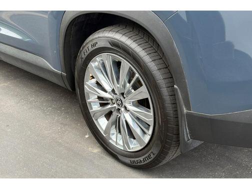 Storm Cloud 2024 Toyota Grand Highlander Platinum