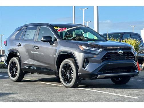 2025 Toyota RAV4 Hybrid SE