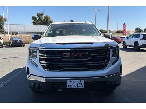 White 2025 GMC Sierra 1500 SLT