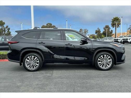 2024 Toyota Highlander Platinum
