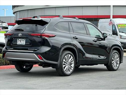 2024 Toyota Highlander Platinum