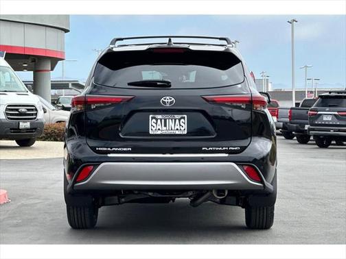 2024 Toyota Highlander Platinum