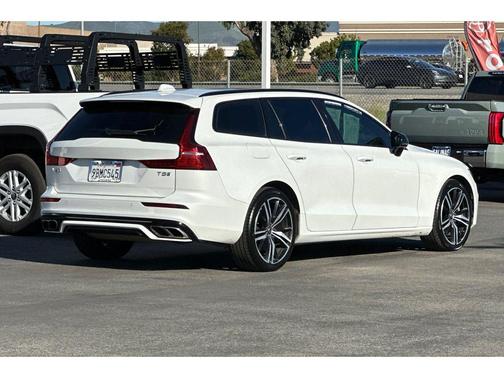 2020 Volvo V60 T5 R-Design