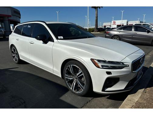 2020 Volvo V60 T5 R-Design