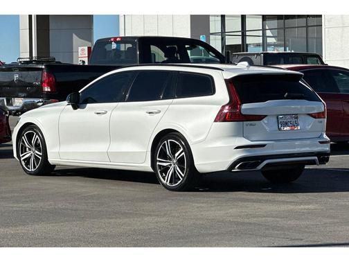 2020 Volvo V60 T5 R-Design