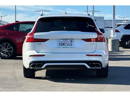 2020 Volvo V60 T5 R-Design