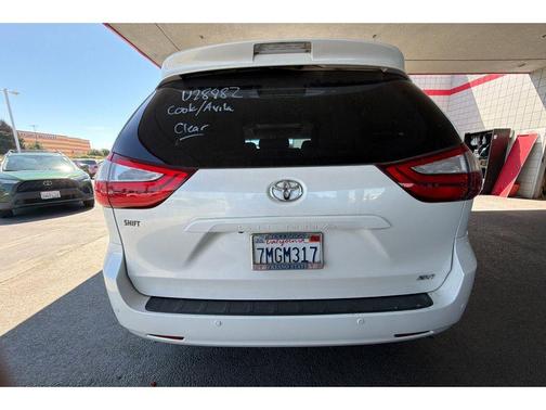 Blizzard Pearl 2015 Toyota Sienna