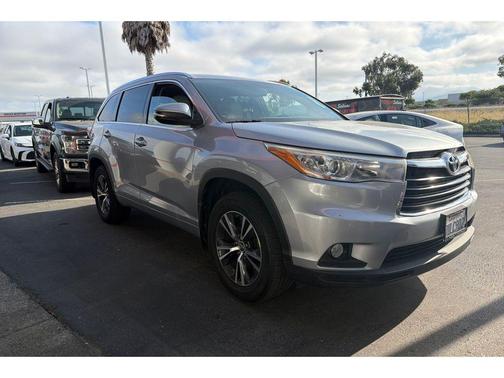 Silver Sky Metallic 2016 Toyota Highlander XLE