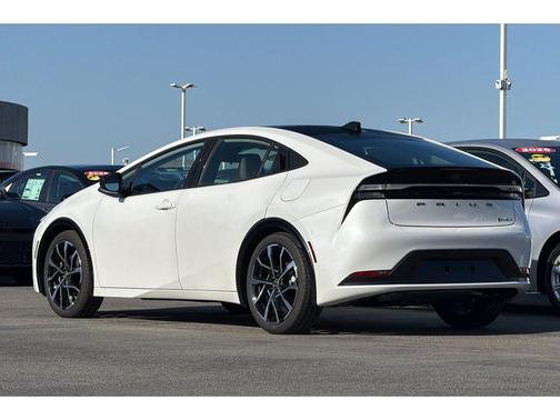 Wind Chill Pearl 2026 Toyota Prius Plug-In Hybrid XSE Premium