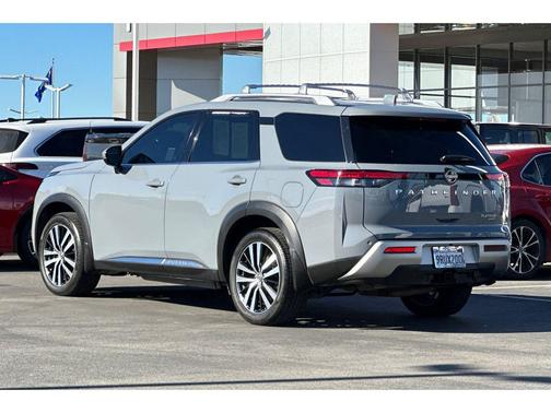 2023 Nissan Pathfinder Platinum 4WD
