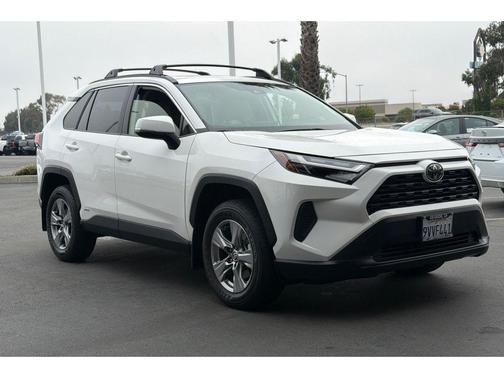 2025 Toyota RAV4 Hybrid XLE
