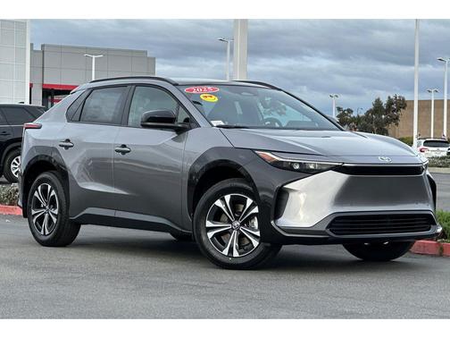 2025 Toyota bZ4X XLE