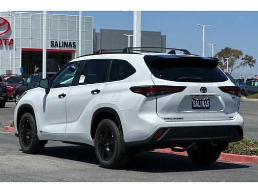 2025 Toyota Highlander Hybrid XLE