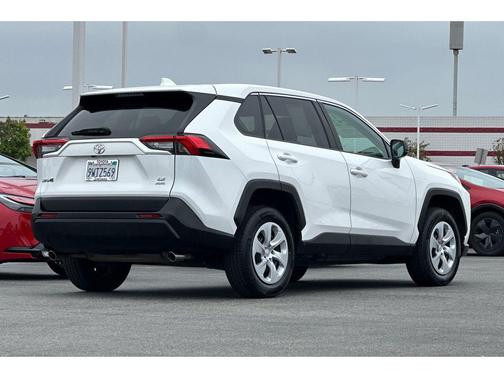 Ice Cap 2024 Toyota RAV4 LE