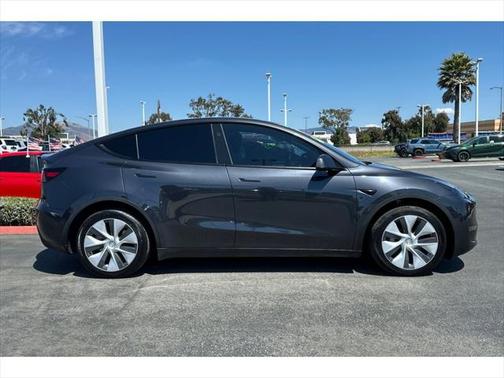 2024 Tesla Model Y Long Range Dual Motor All-Wheel Drive