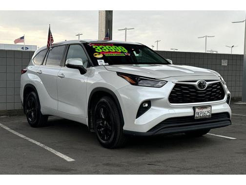 2023 Toyota Highlander LE