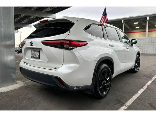 2023 Toyota Highlander LE