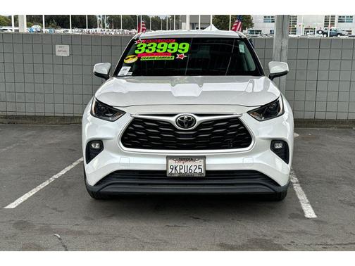 2023 Toyota Highlander LE