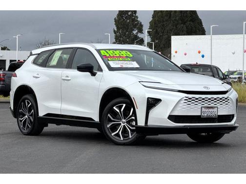 2025 Toyota Crown Signia XLE