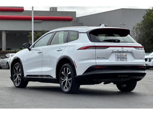 2025 Toyota Crown Signia XLE