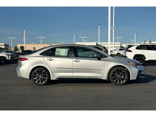 Classic Silver Metallic 2026 Toyota Corolla SE