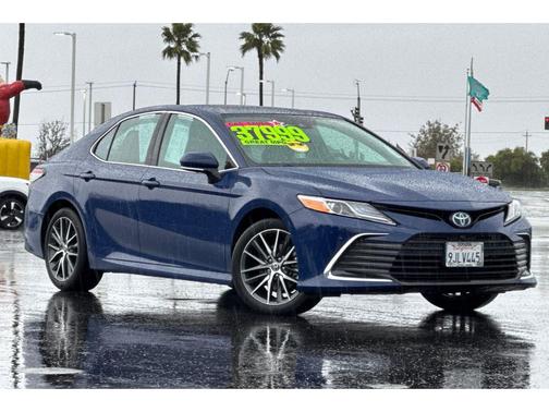 2024 Toyota Camry Hybrid XLE