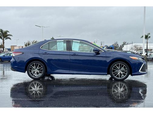 2024 Toyota Camry Hybrid XLE