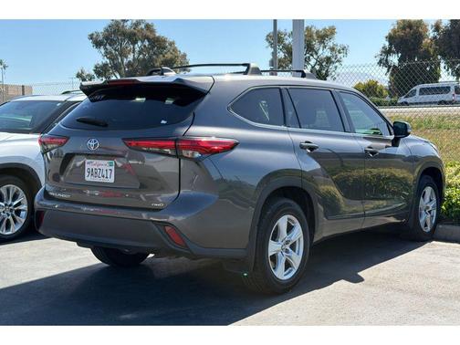 Magnetic Gray Metallic 2022 Toyota Highlander L