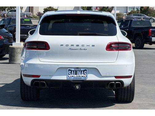 2017 Porsche Macan Turbo