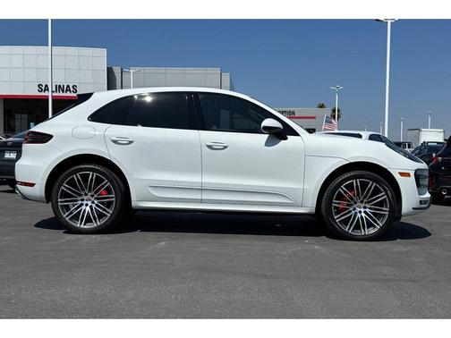 2017 Porsche Macan Turbo