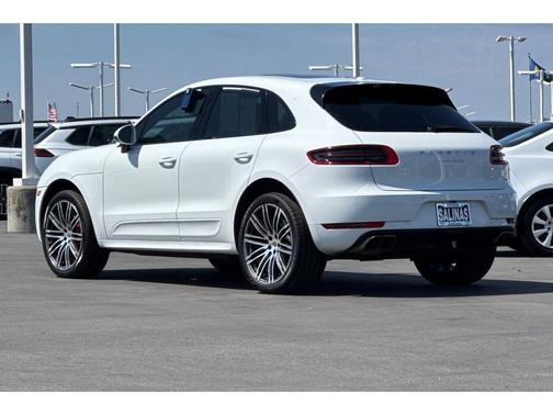 2017 Porsche Macan Turbo